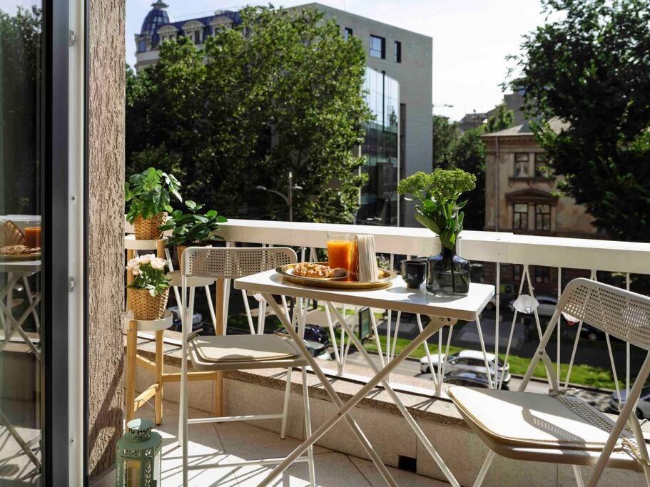 Bright 2Br Apartment - Top Location - City Balcony Bucarest Extérieur photo