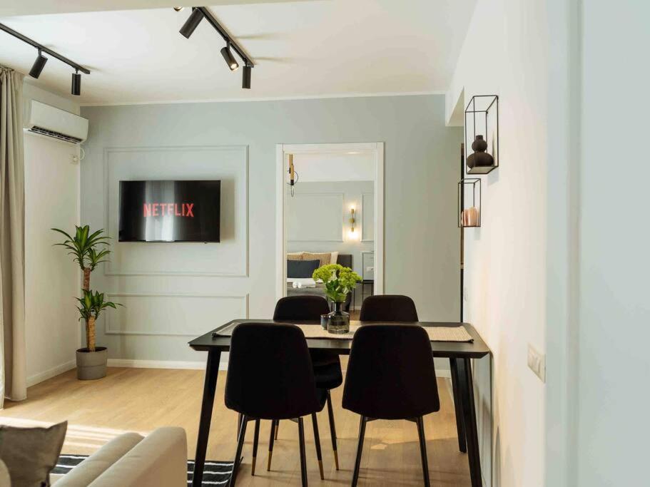 Bright 2Br Apartment - Top Location - City Balcony Bucarest Extérieur photo