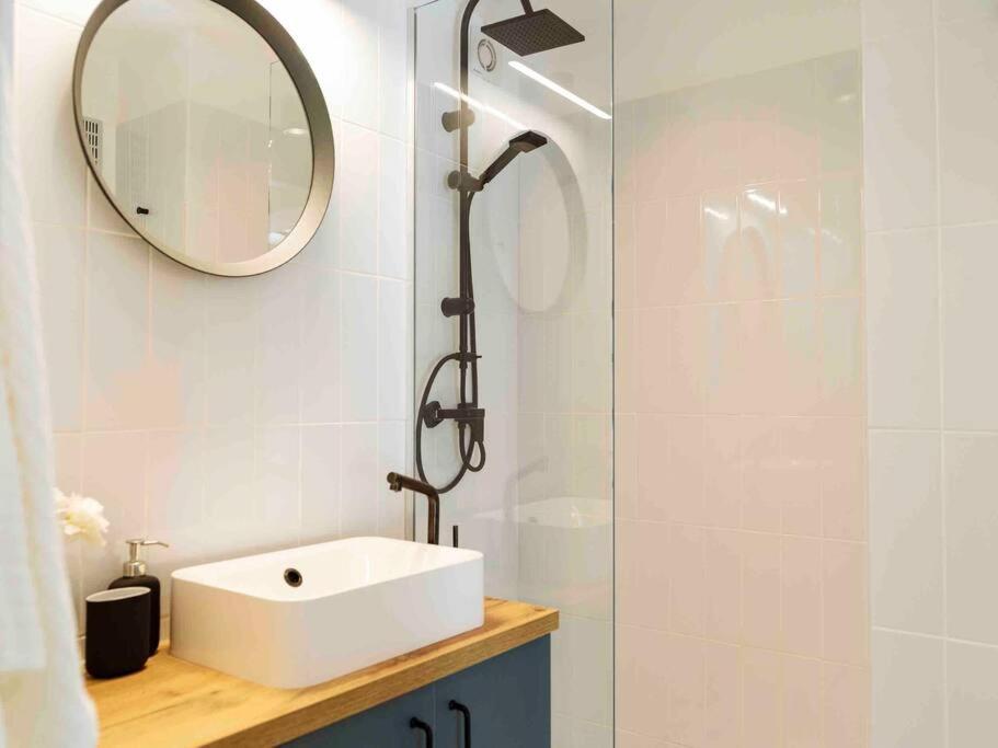 Bright 2Br Apartment - Top Location - City Balcony Bucarest Extérieur photo