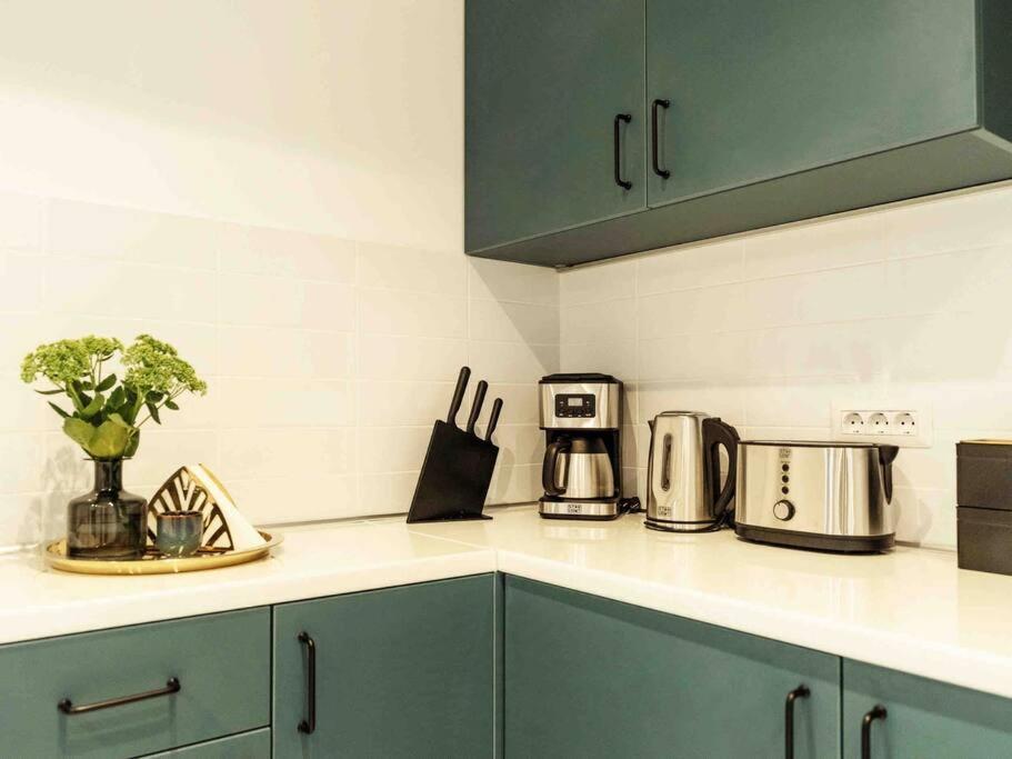 Bright 2Br Apartment - Top Location - City Balcony Bucarest Extérieur photo