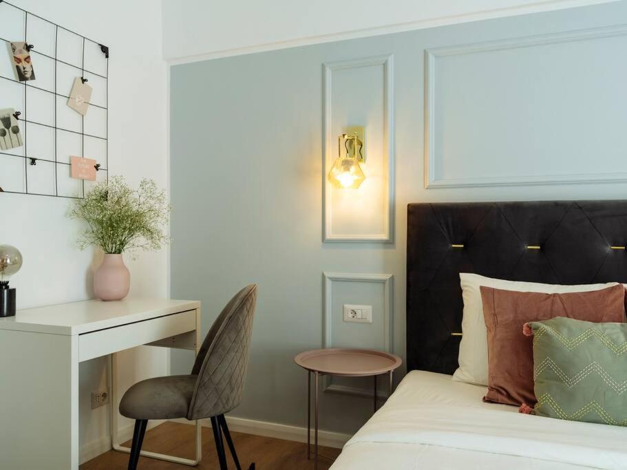 Bright 2Br Apartment - Top Location - City Balcony Bucarest Extérieur photo