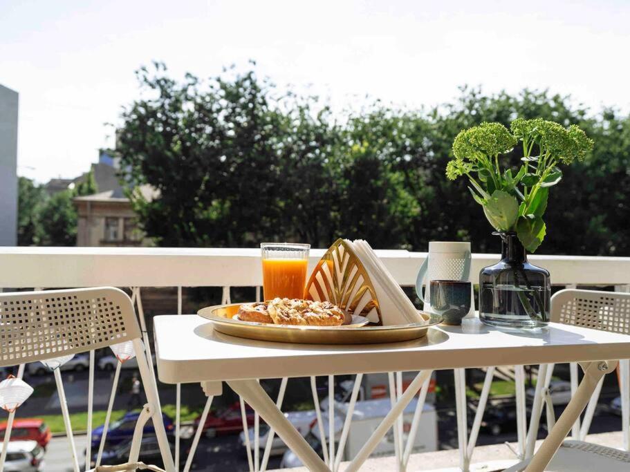 Bright 2Br Apartment - Top Location - City Balcony Bucarest Extérieur photo